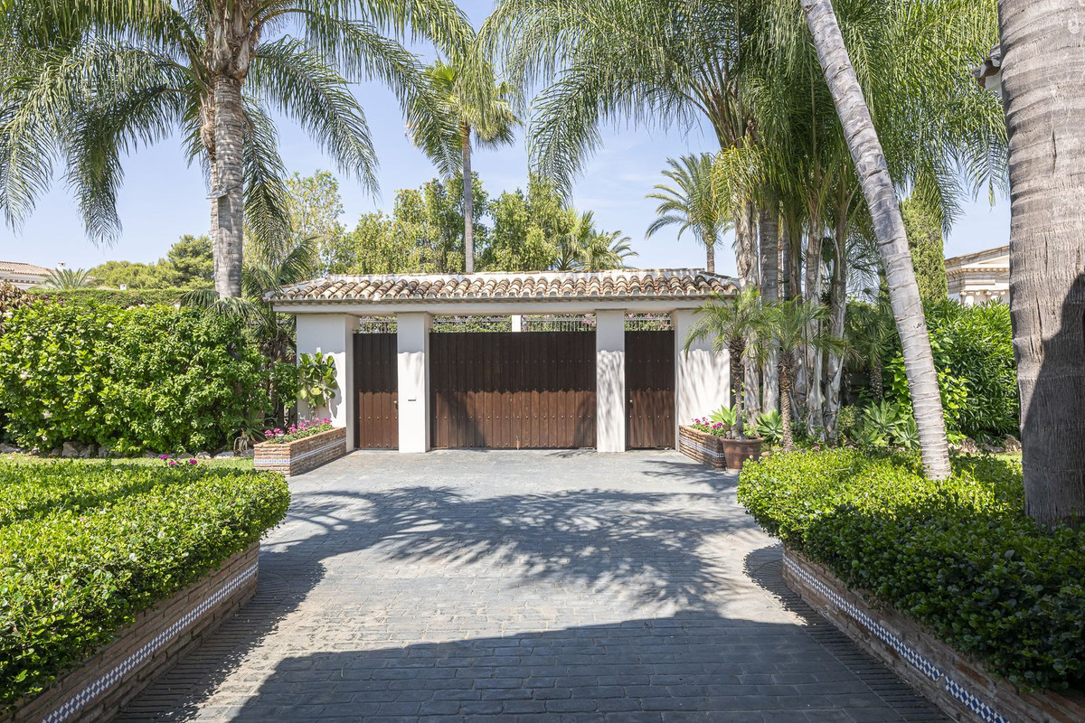 Huis te koop in Guadalmina Alta | 4 slaapkamers H5067145