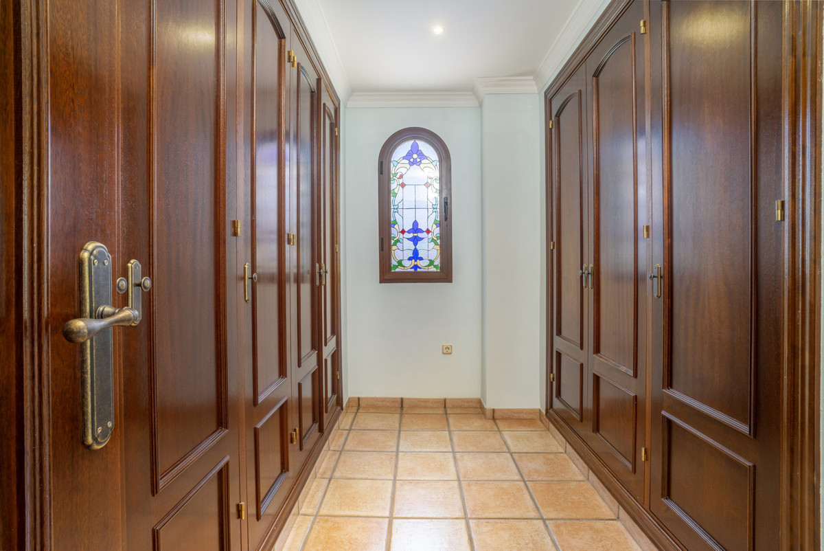 Huis te koop in Guadalmina Alta | 6 slaapkamers H5109133