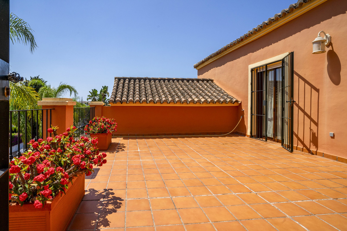 Huis te koop in Guadalmina Alta | 6 slaapkamers H5109133