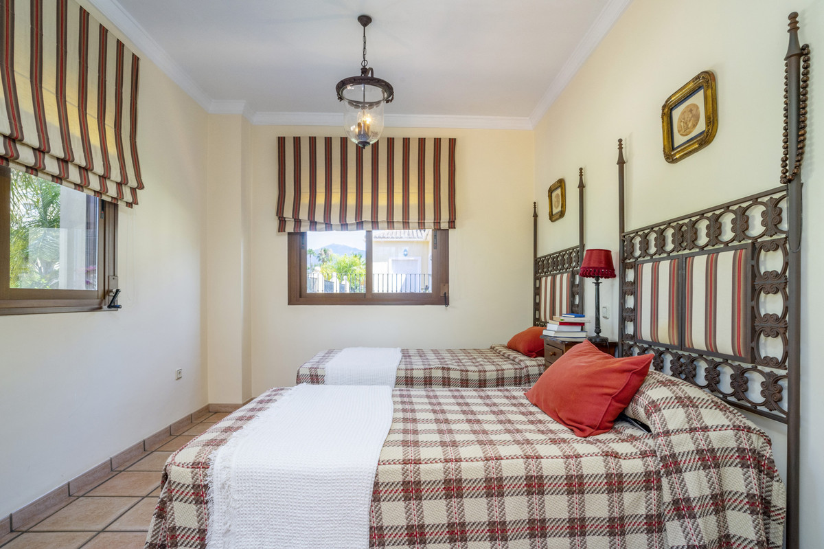 Huis te koop in Guadalmina Alta | 6 slaapkamers H5109133