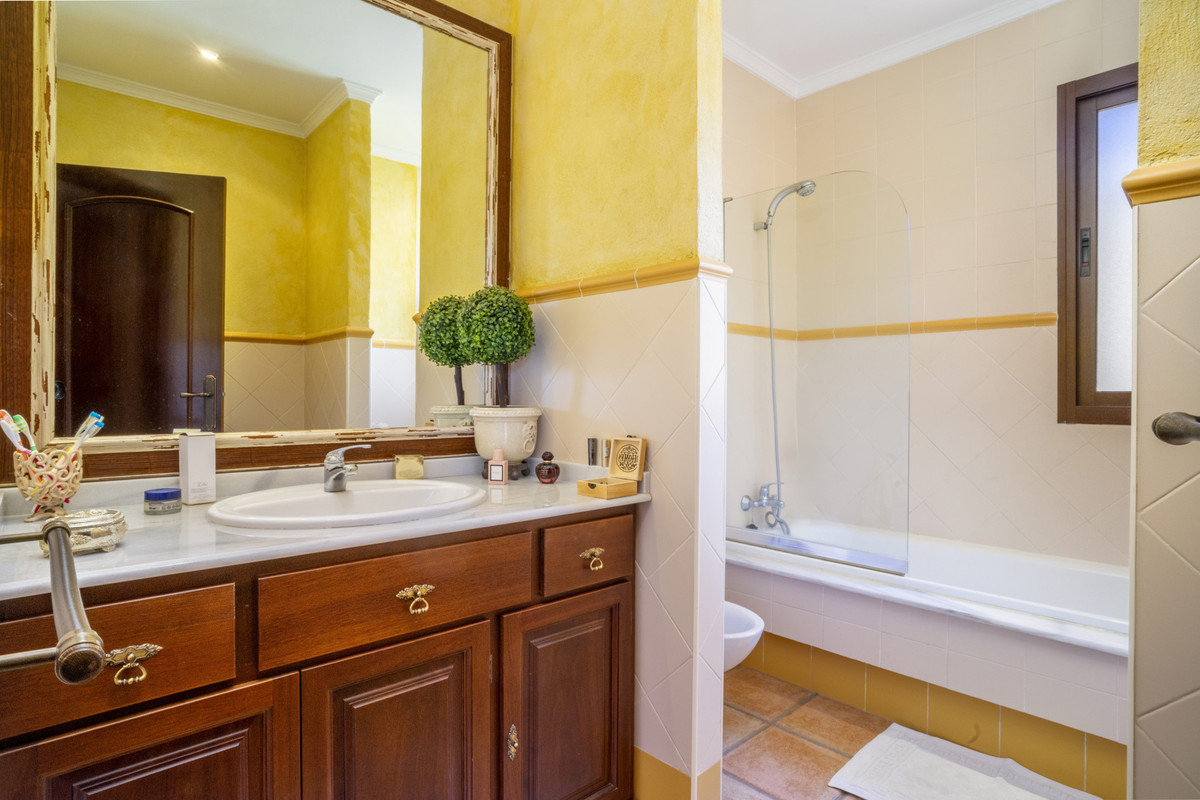 Huis te koop in Guadalmina Alta | 6 slaapkamers H5109133