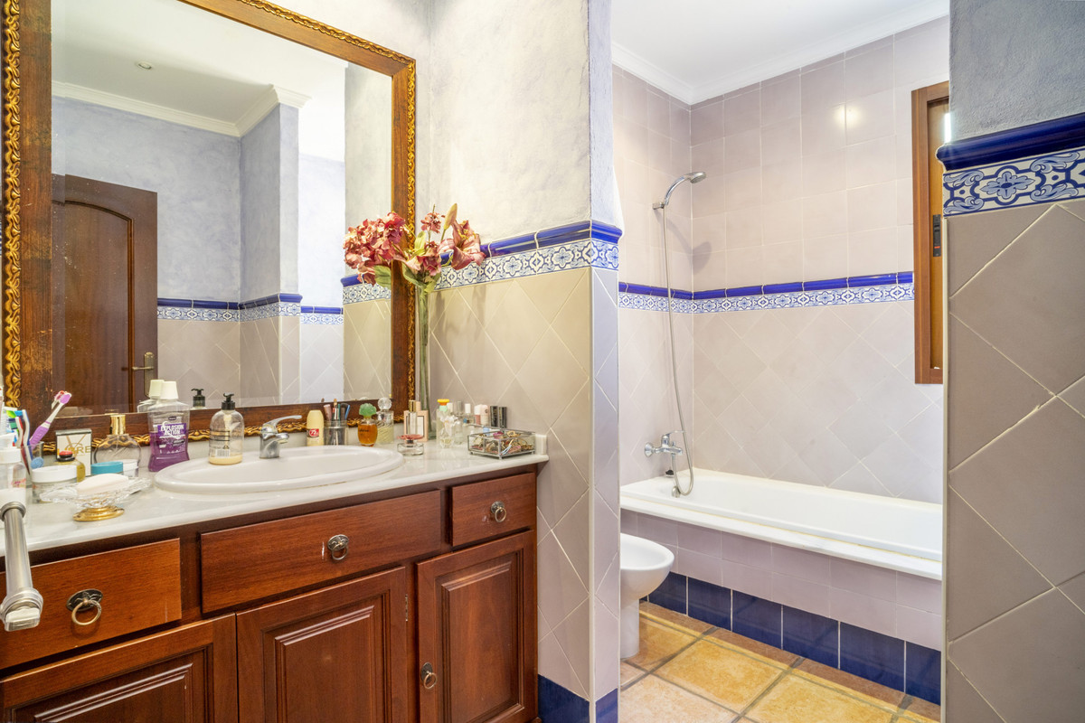 Huis te koop in Guadalmina Alta | 6 slaapkamers H5109133