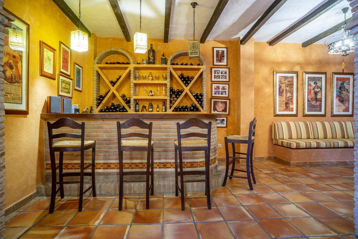 Huis te koop in Guadalmina Alta | 6 slaapkamers H5109133