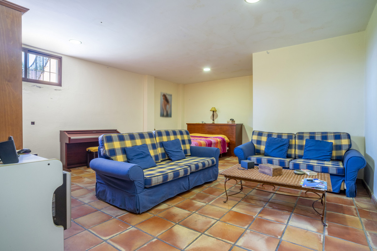 Huis te koop in Guadalmina Alta | 6 slaapkamers H5109133