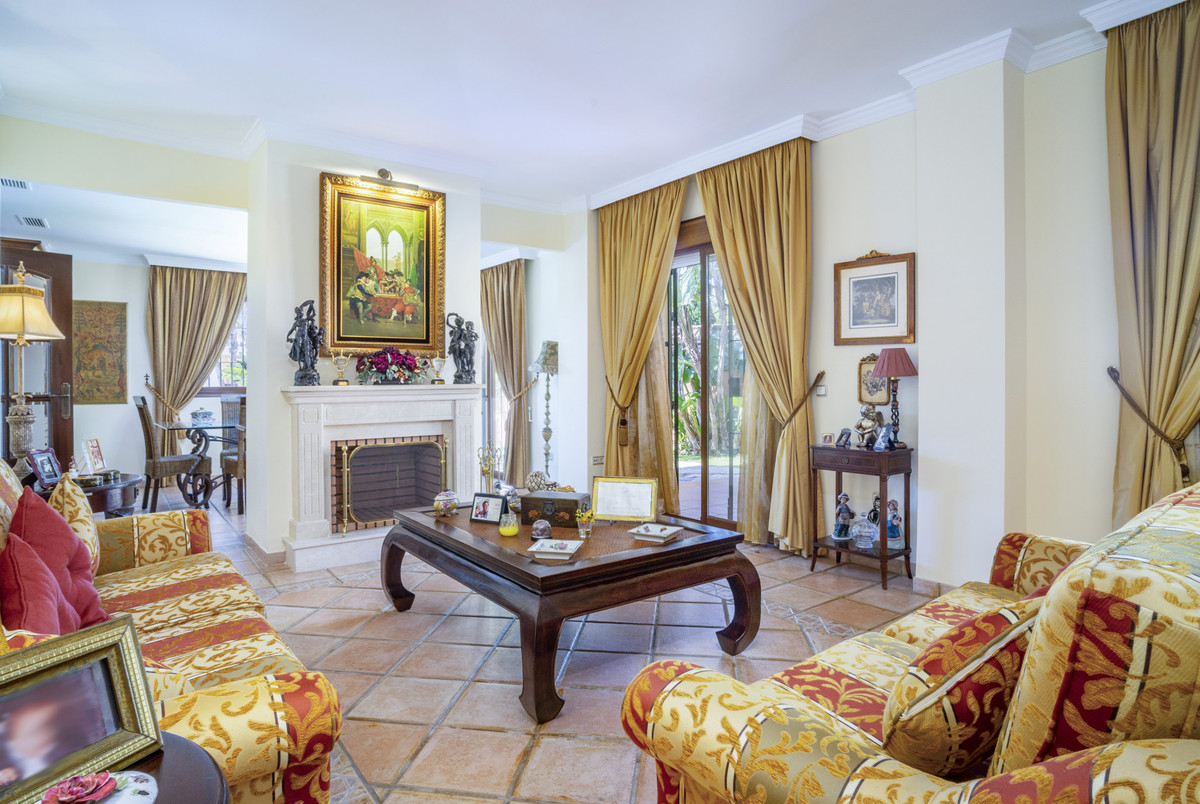 Huis te koop in Guadalmina Alta | 6 slaapkamers H5109133