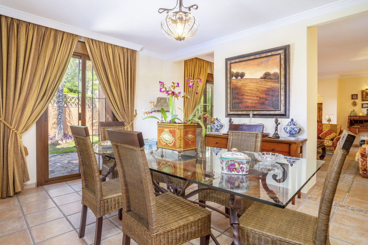 Huis te koop in Guadalmina Alta | 6 slaapkamers H5109133
