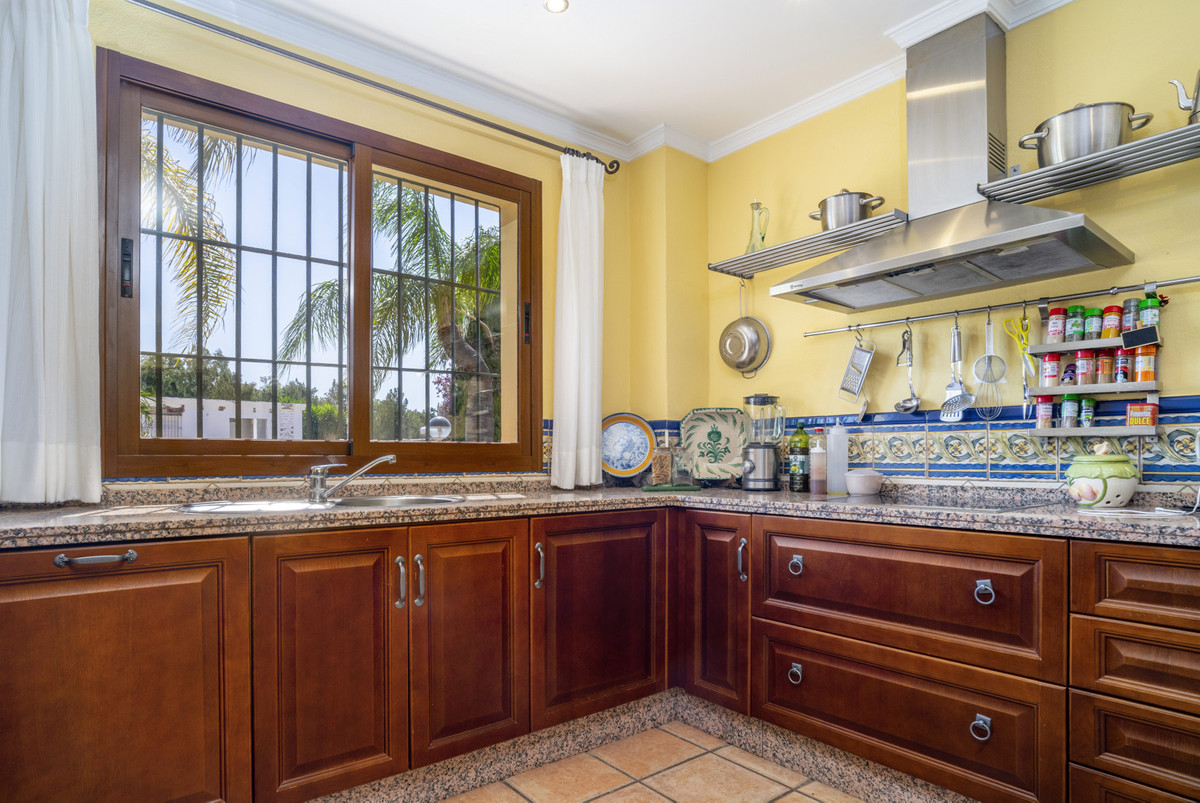 Huis te koop in Guadalmina Alta | 6 slaapkamers H5109133