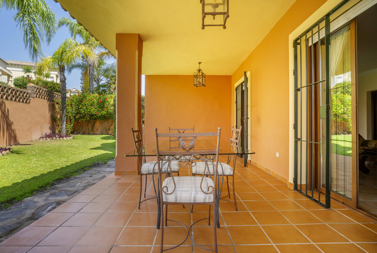 Huis te koop in Guadalmina Alta | 6 slaapkamers H5109133