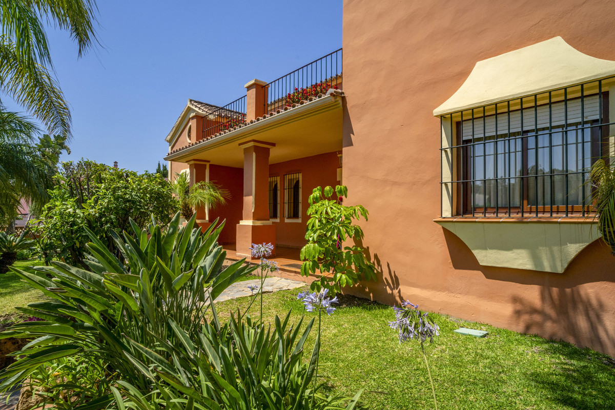 Huis te koop in Guadalmina Alta | 6 slaapkamers H5109133
