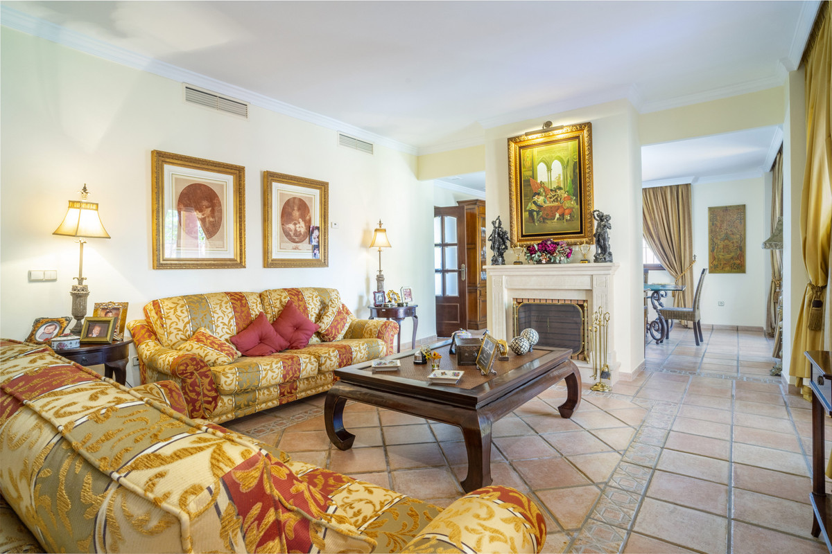 Huis te koop in Guadalmina Alta | 6 slaapkamers H5109133