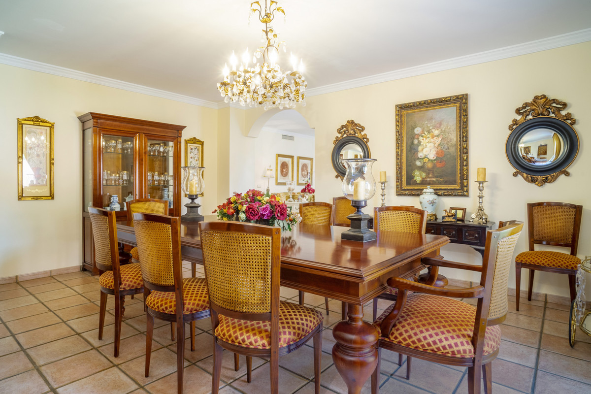 Huis te koop in Guadalmina Alta | 6 slaapkamers H5109133
