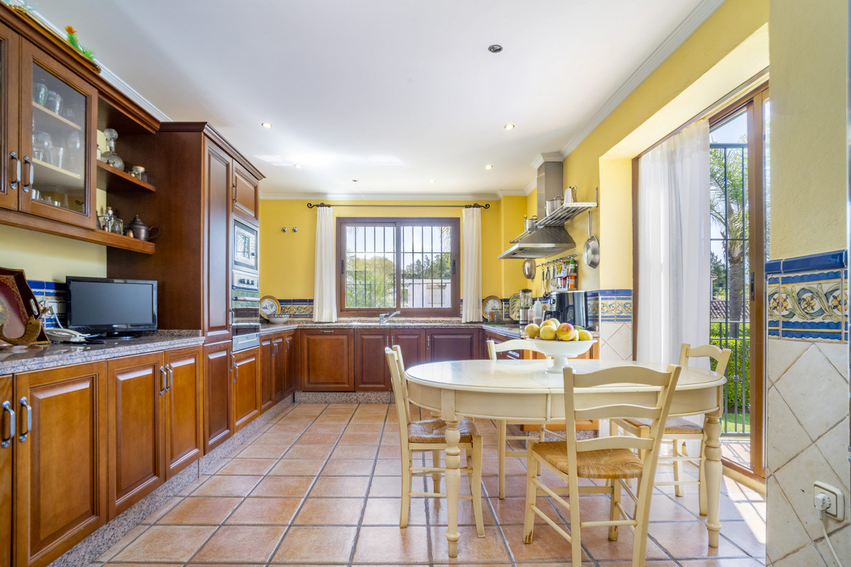 Huis te koop in Guadalmina Alta | 6 slaapkamers H5109133