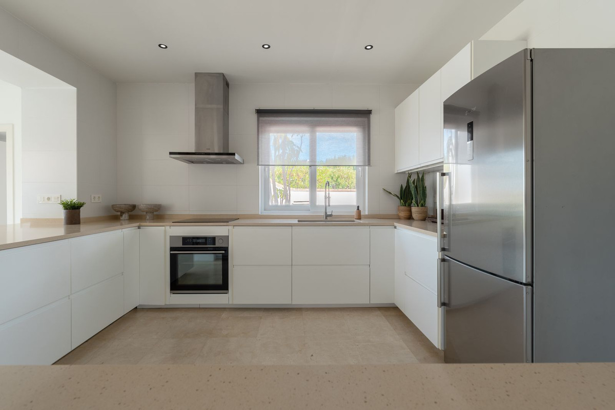 Huis te koop in Guadalmina Alta | 4 slaapkamers H5121763