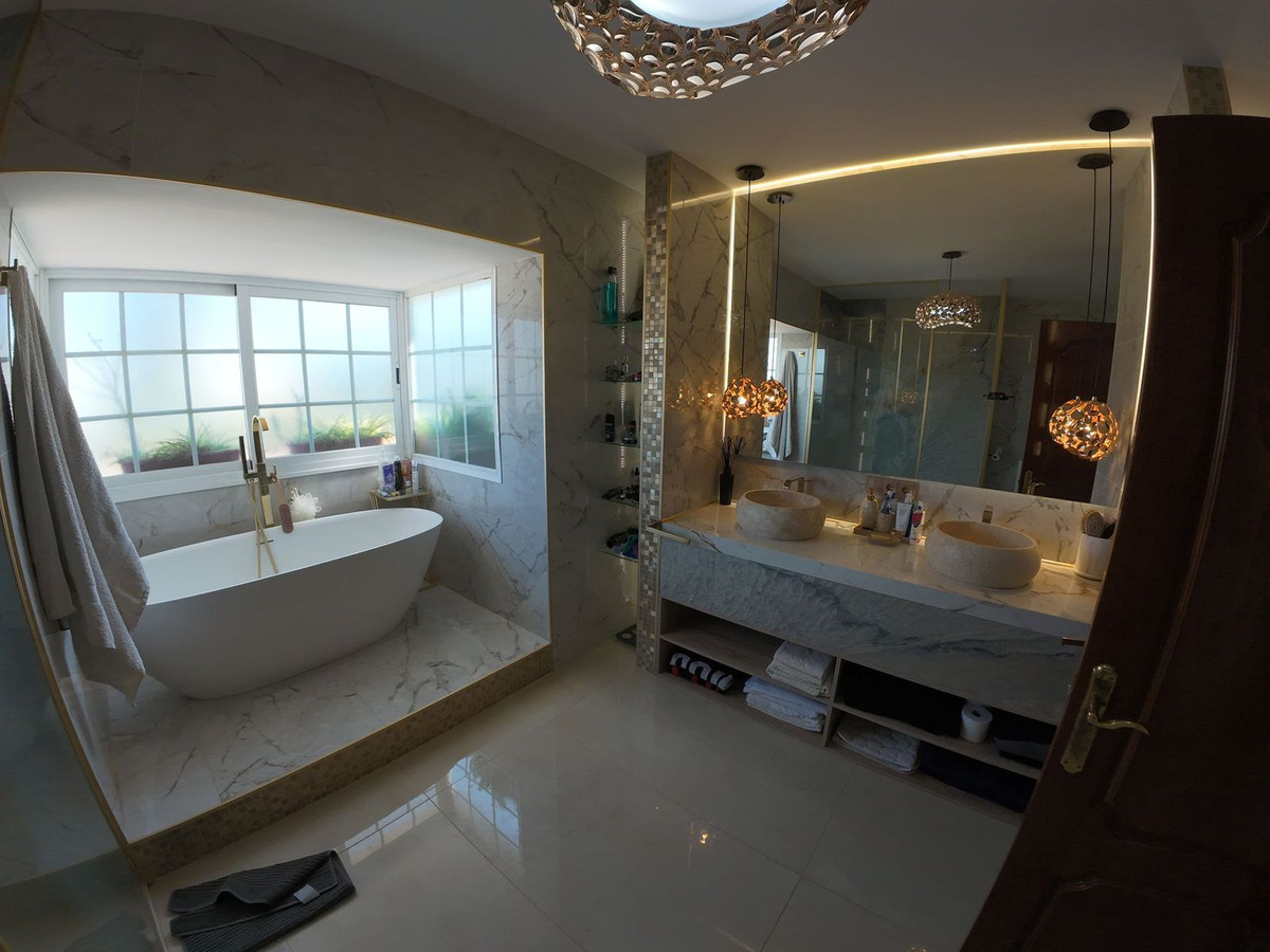 Huis te koop in Guadalmina Alta | 7 slaapkamers H5147371
