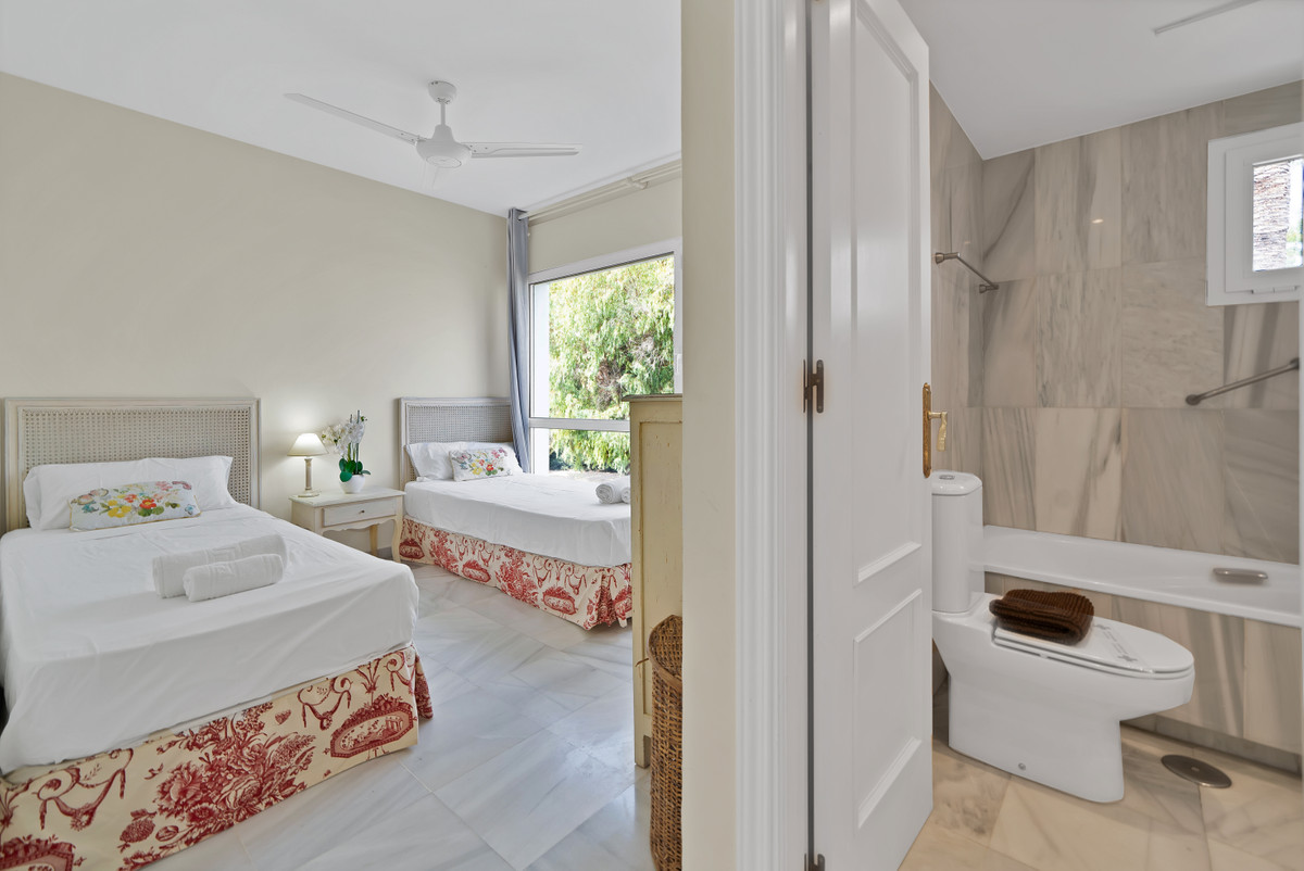 Huis te koop in Guadalmina Alta | 5 slaapkamers H5150317