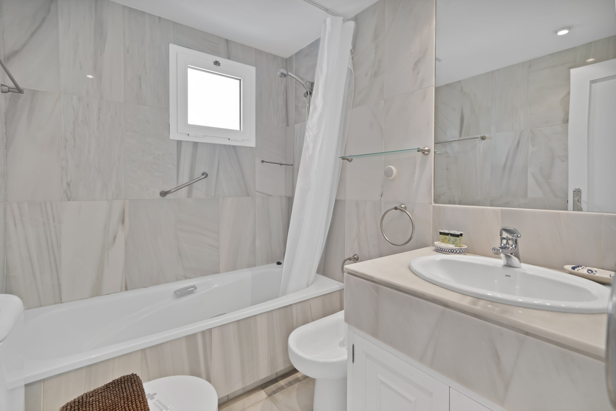 Huis te koop in Guadalmina Alta | 5 slaapkamers H5150317