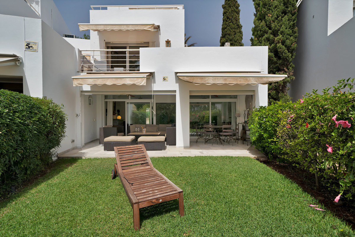 Huis te koop in Guadalmina Alta | 5 slaapkamers H5150317