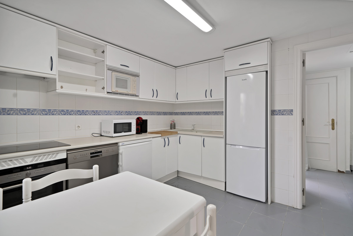 Huis te koop in Guadalmina Alta | 5 slaapkamers H5150317