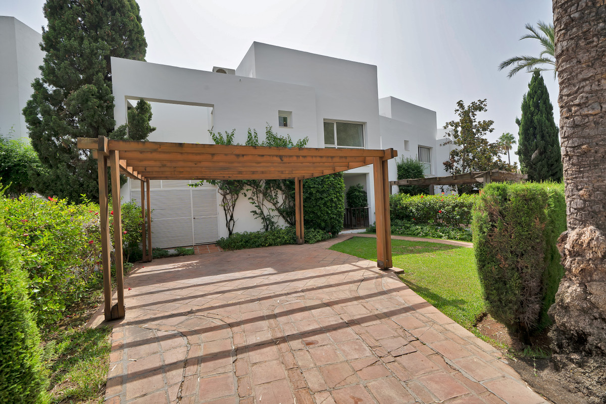 Huis te koop in Guadalmina Alta | 5 slaapkamers H5150317