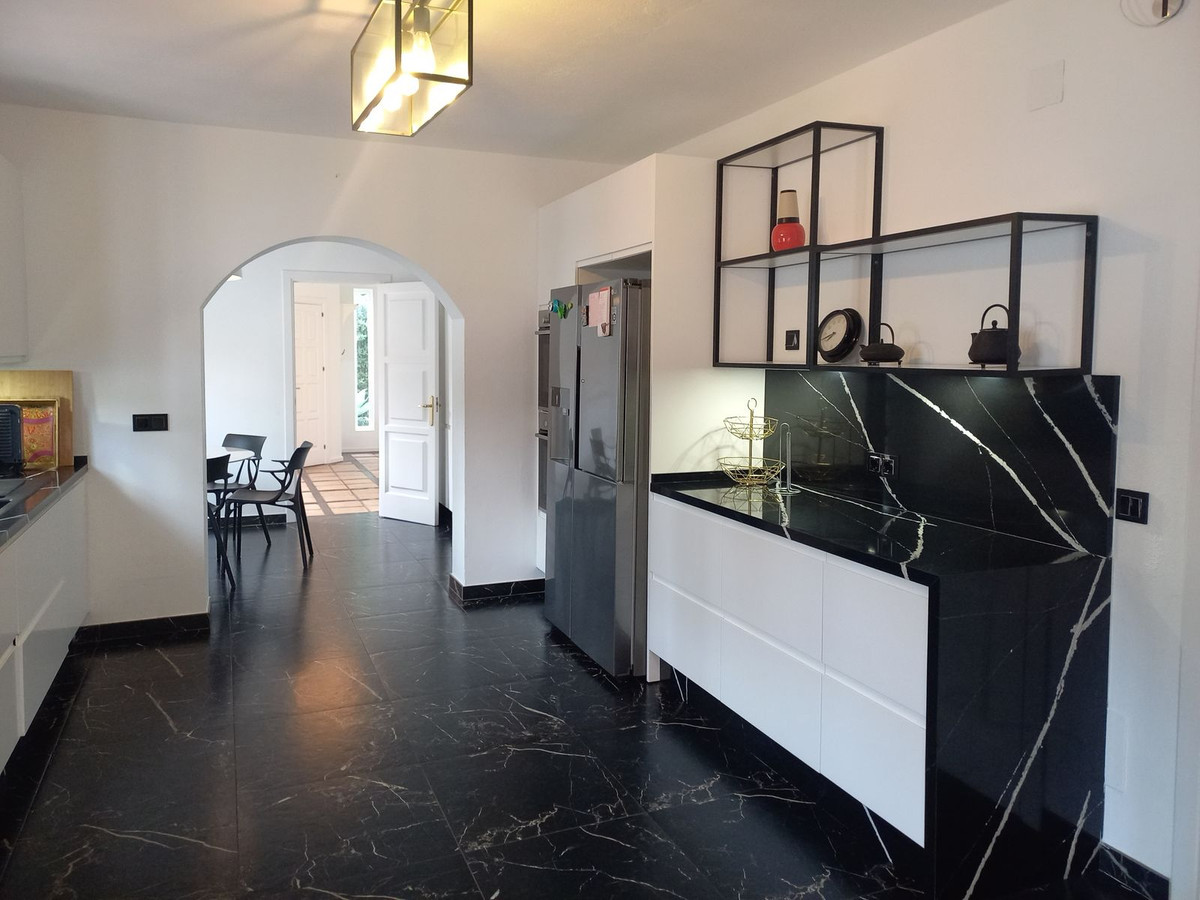 Huis te koop in Guadalmina Alta | 5 slaapkamers H5205895