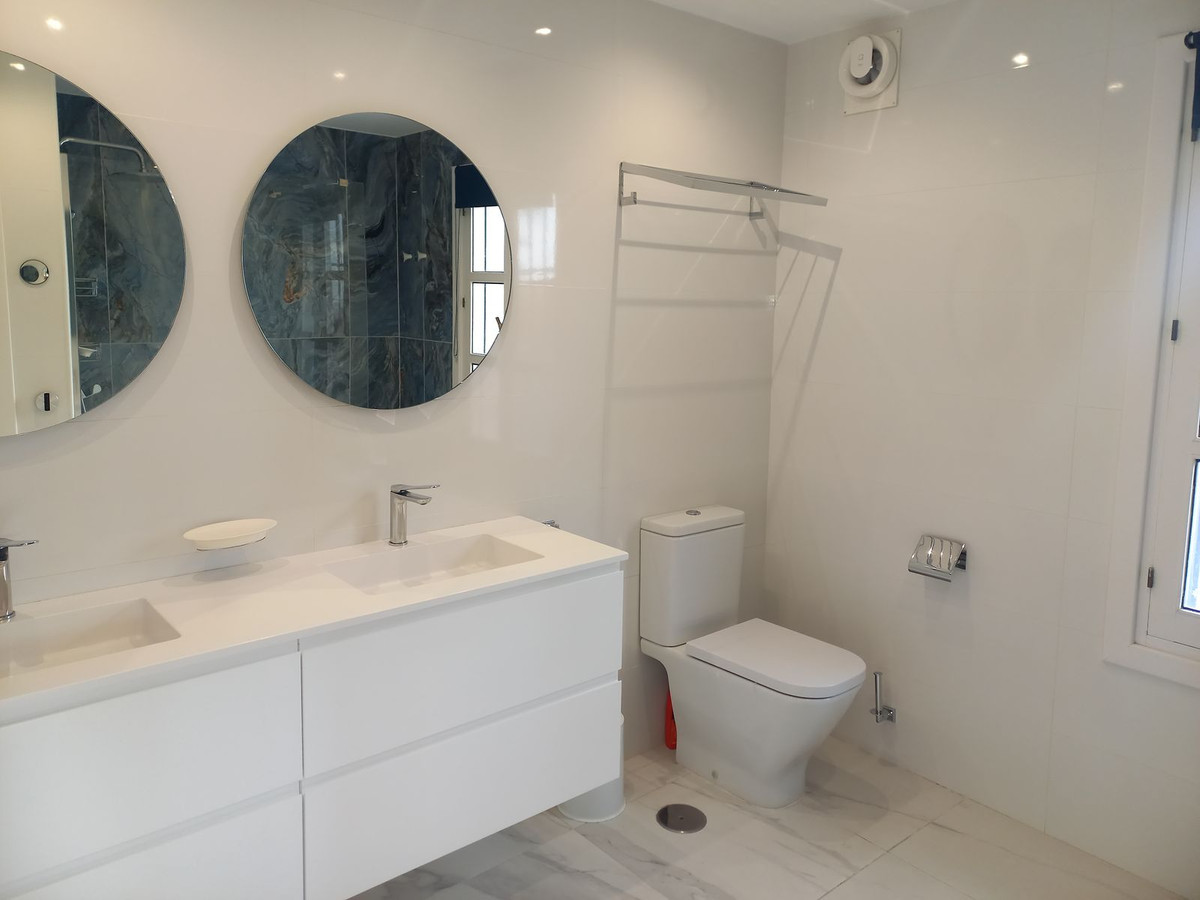 Huis te koop in Guadalmina Alta | 5 slaapkamers H5205895