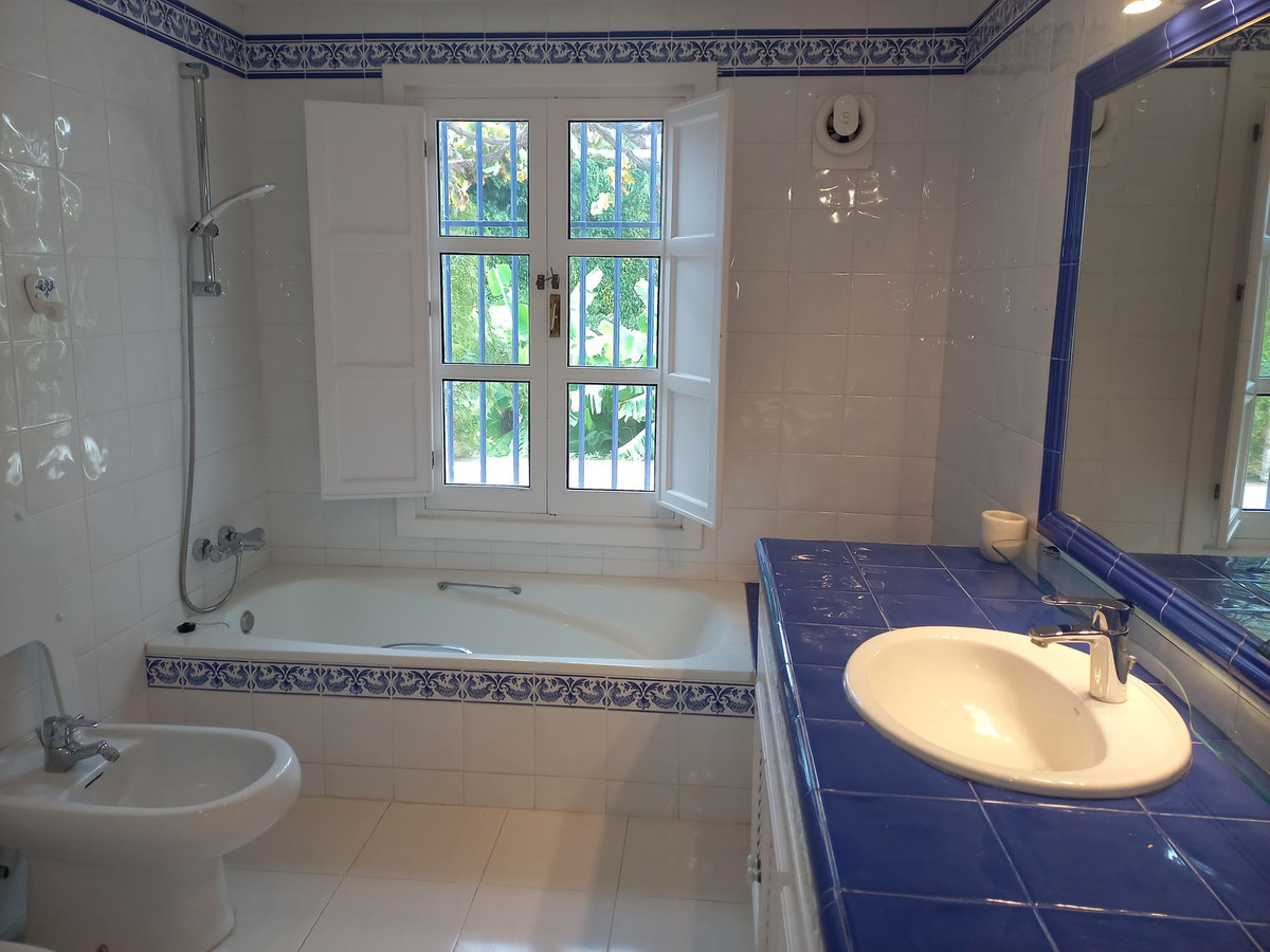 Huis te koop in Guadalmina Alta | 5 slaapkamers H5205895