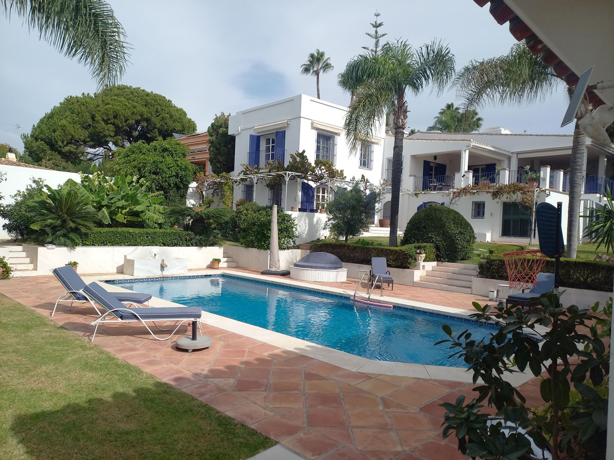 Huis te koop in Guadalmina Alta | 5 slaapkamers H5205895
