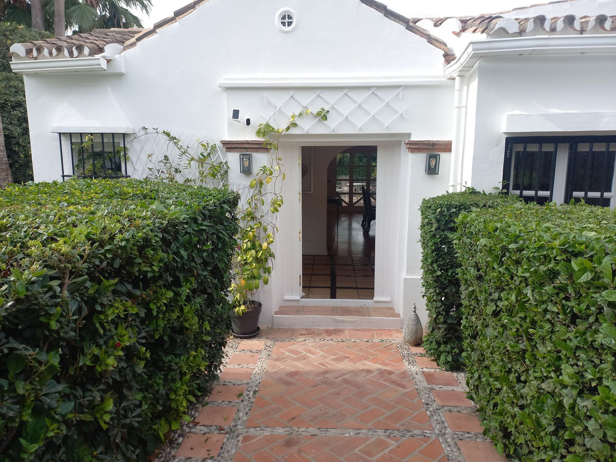 Huis te koop in Guadalmina Alta | 5 slaapkamers H5205895