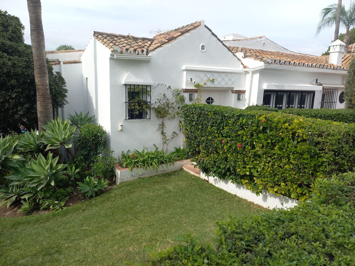 Huis te koop in Guadalmina Alta | 5 slaapkamers H5205895