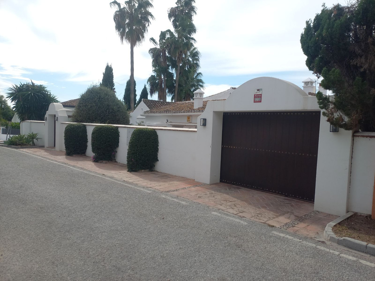 Huis te koop in Guadalmina Alta | 5 slaapkamers H5205895