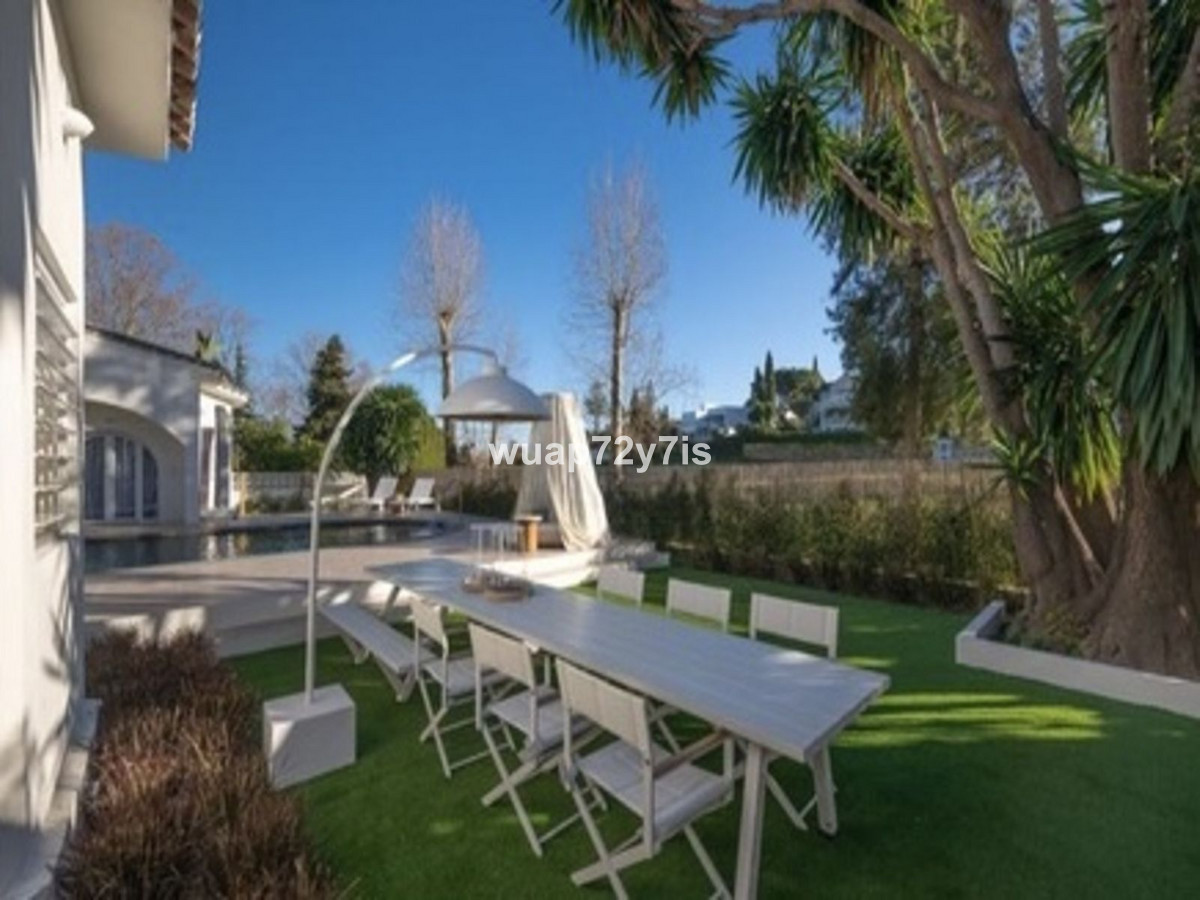 Huis te koop in Guadalmina Alta | 4 slaapkamers H5210365