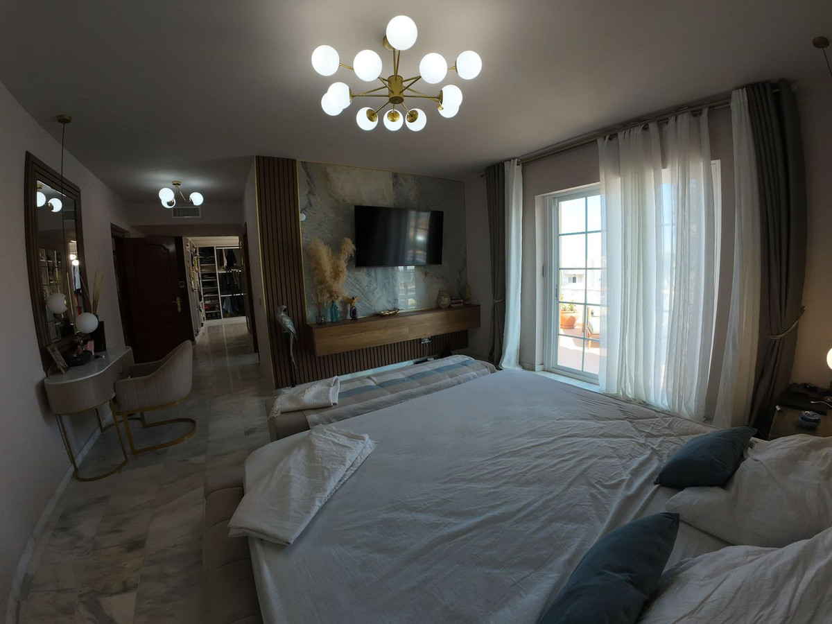 Huis te koop in Guadalmina Alta | 7 slaapkamers H5230405