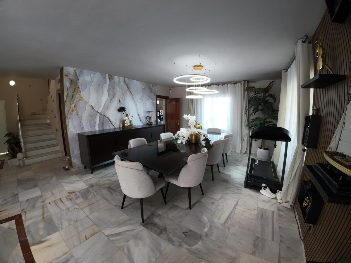Huis te koop in Guadalmina Alta | 7 slaapkamers H5230405