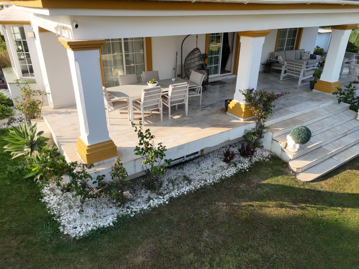 Huis te koop in Guadalmina Alta | 7 slaapkamers H5230405