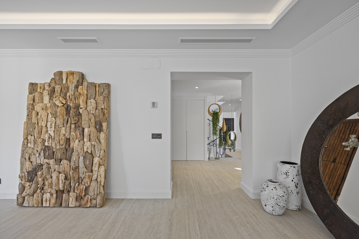 Huis te koop in Guadalmina Alta | 5 slaapkamers H5264038