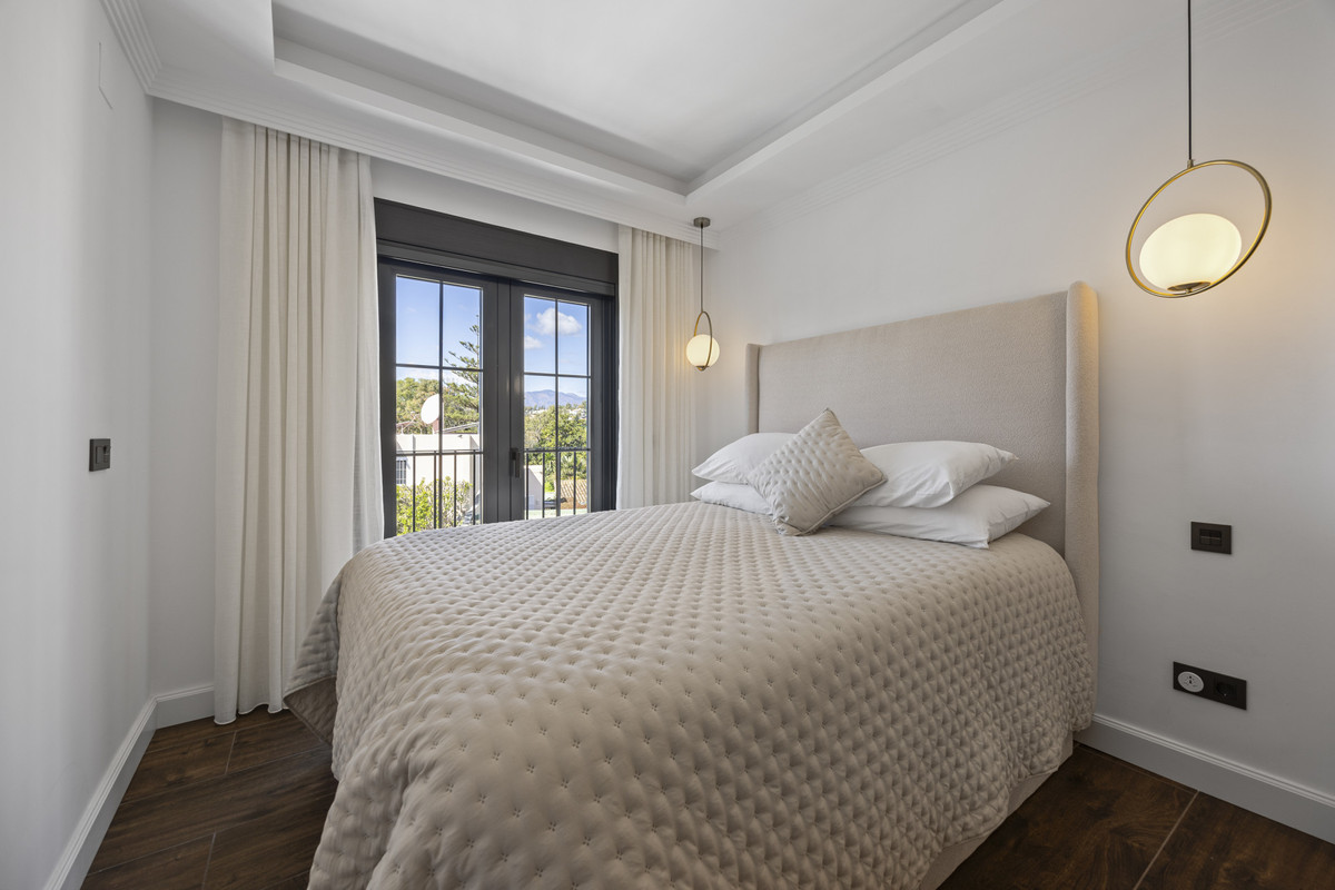 Huis te koop in Guadalmina Alta | 5 slaapkamers H5264038