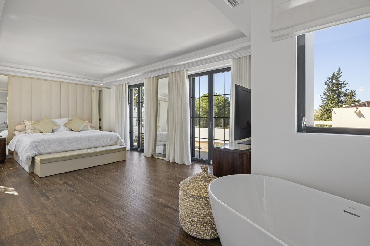 Huis te koop in Guadalmina Alta | 5 slaapkamers H5264038