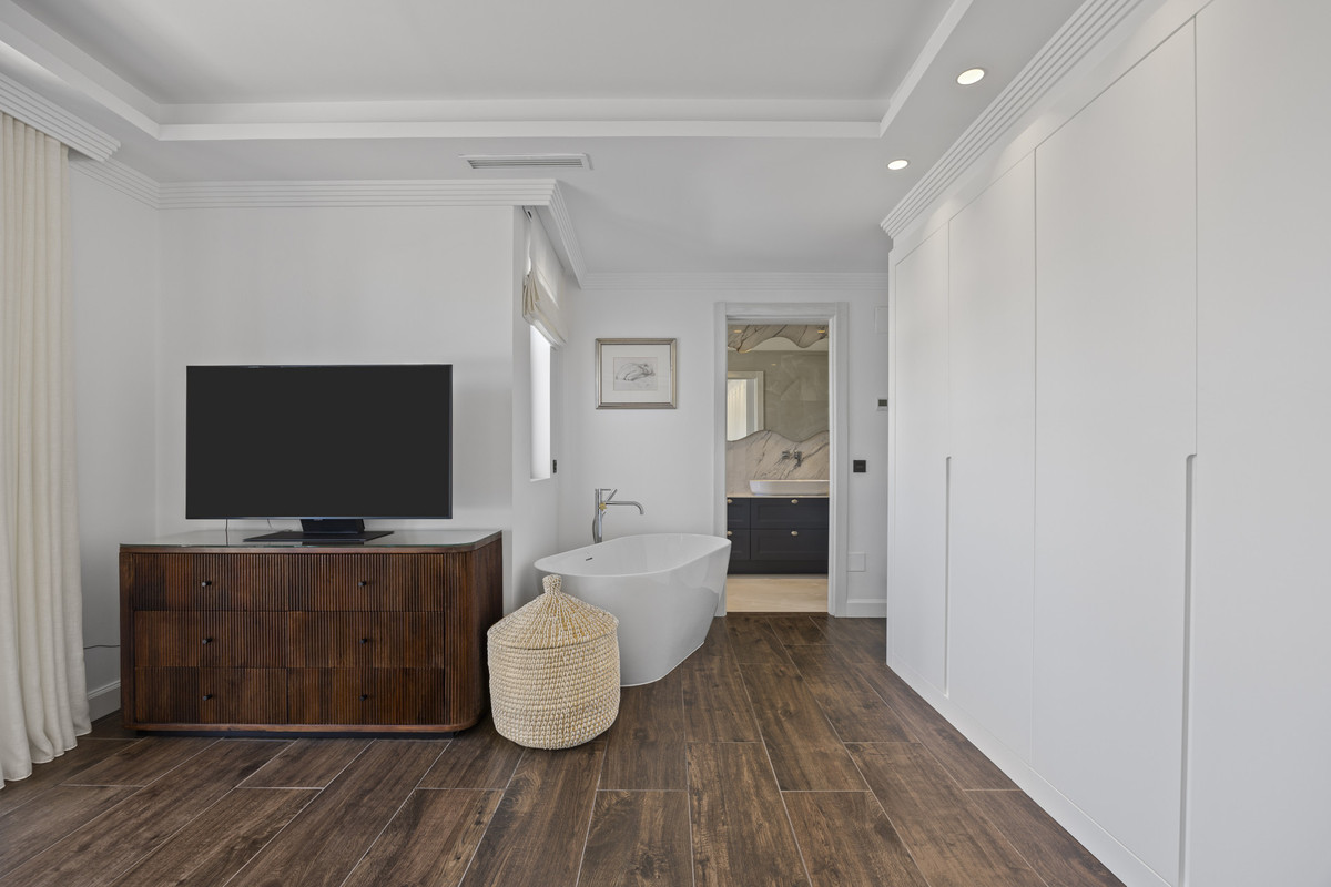 Huis te koop in Guadalmina Alta | 5 slaapkamers H5264038