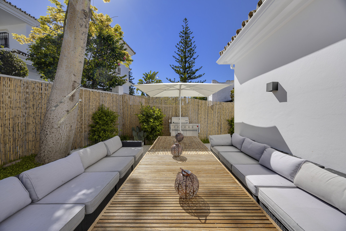 Huis te koop in Guadalmina Alta | 5 slaapkamers H5264038