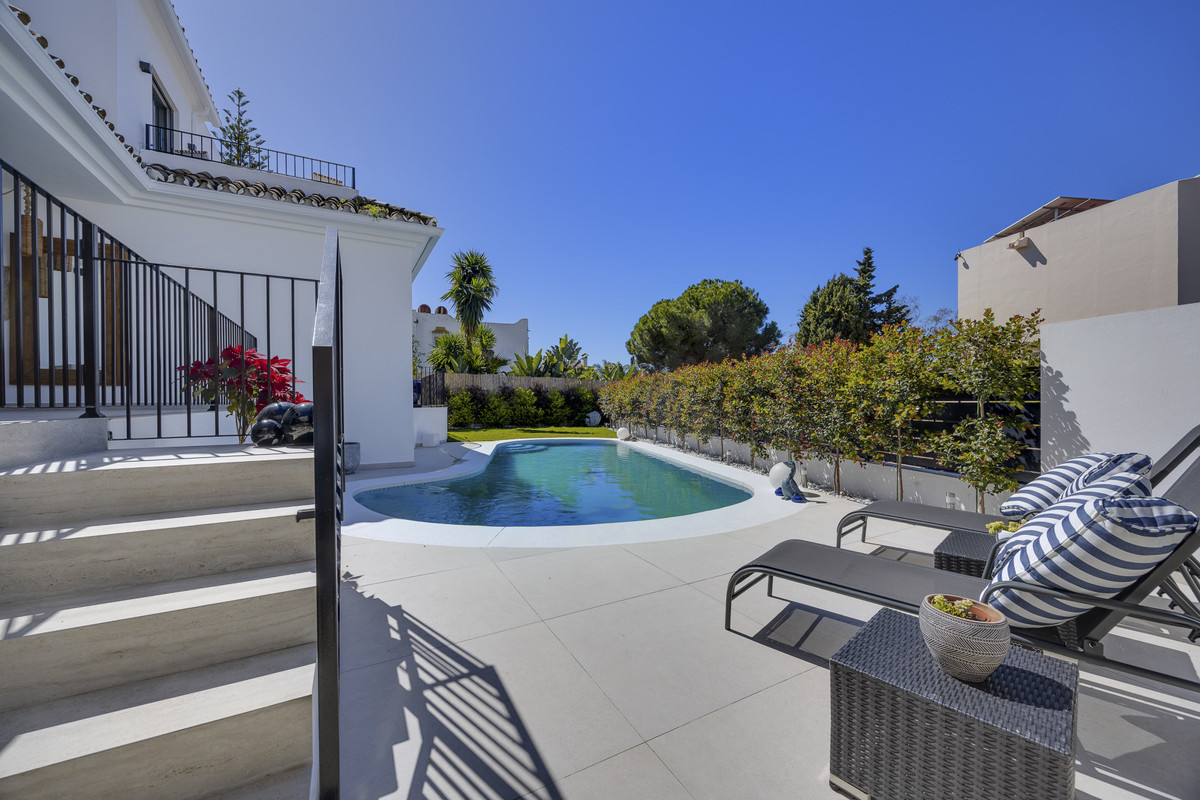 Huis te koop in Guadalmina Alta | 5 slaapkamers H5264038