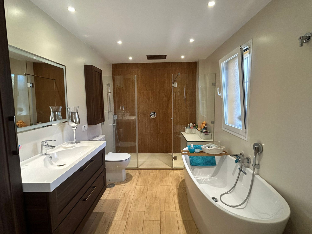 Huis te koop in Guadalmina Alta | 4 slaapkamers H5283214