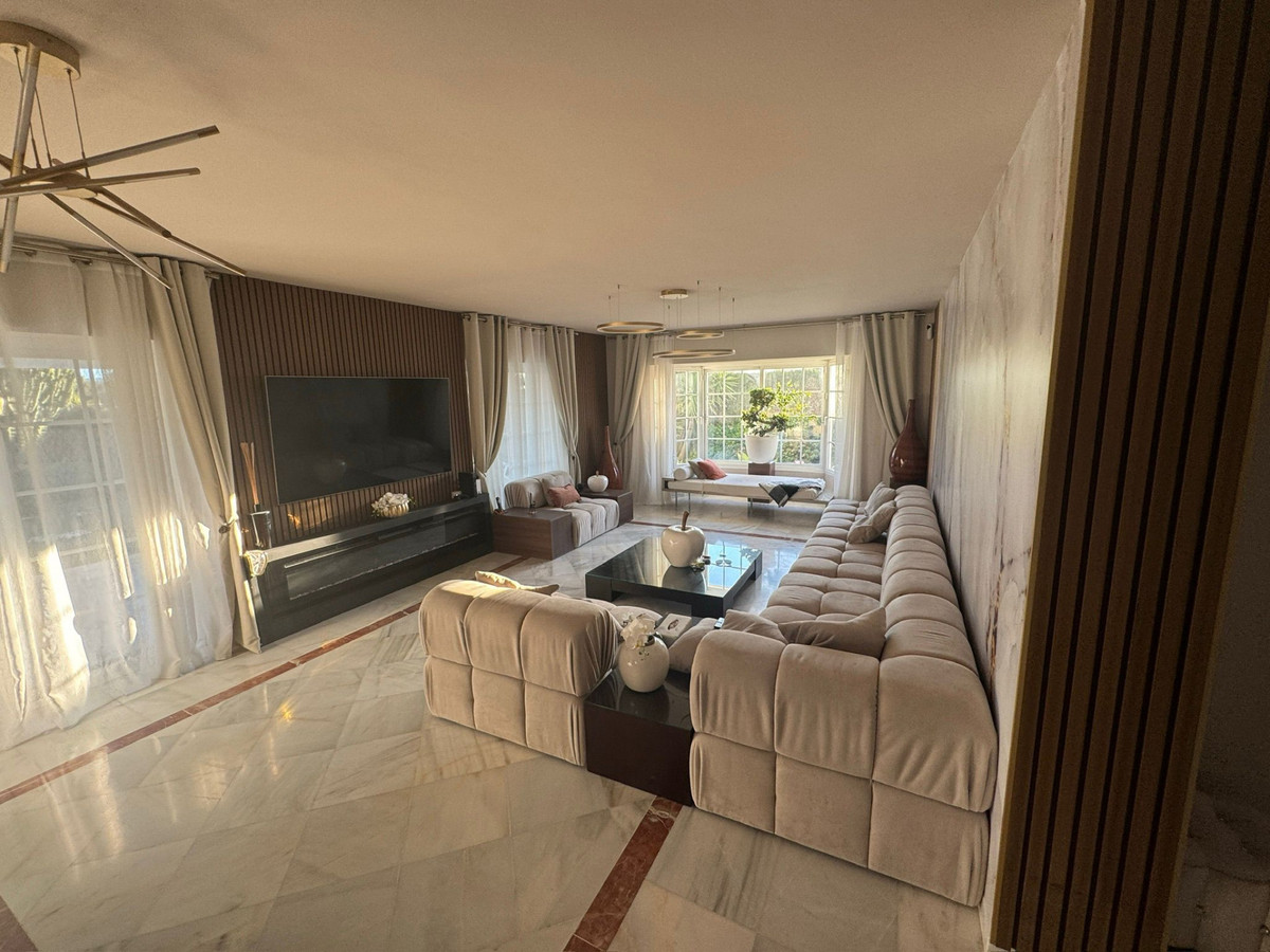 Huis te koop in Guadalmina Alta | 7 slaapkamers H5319010