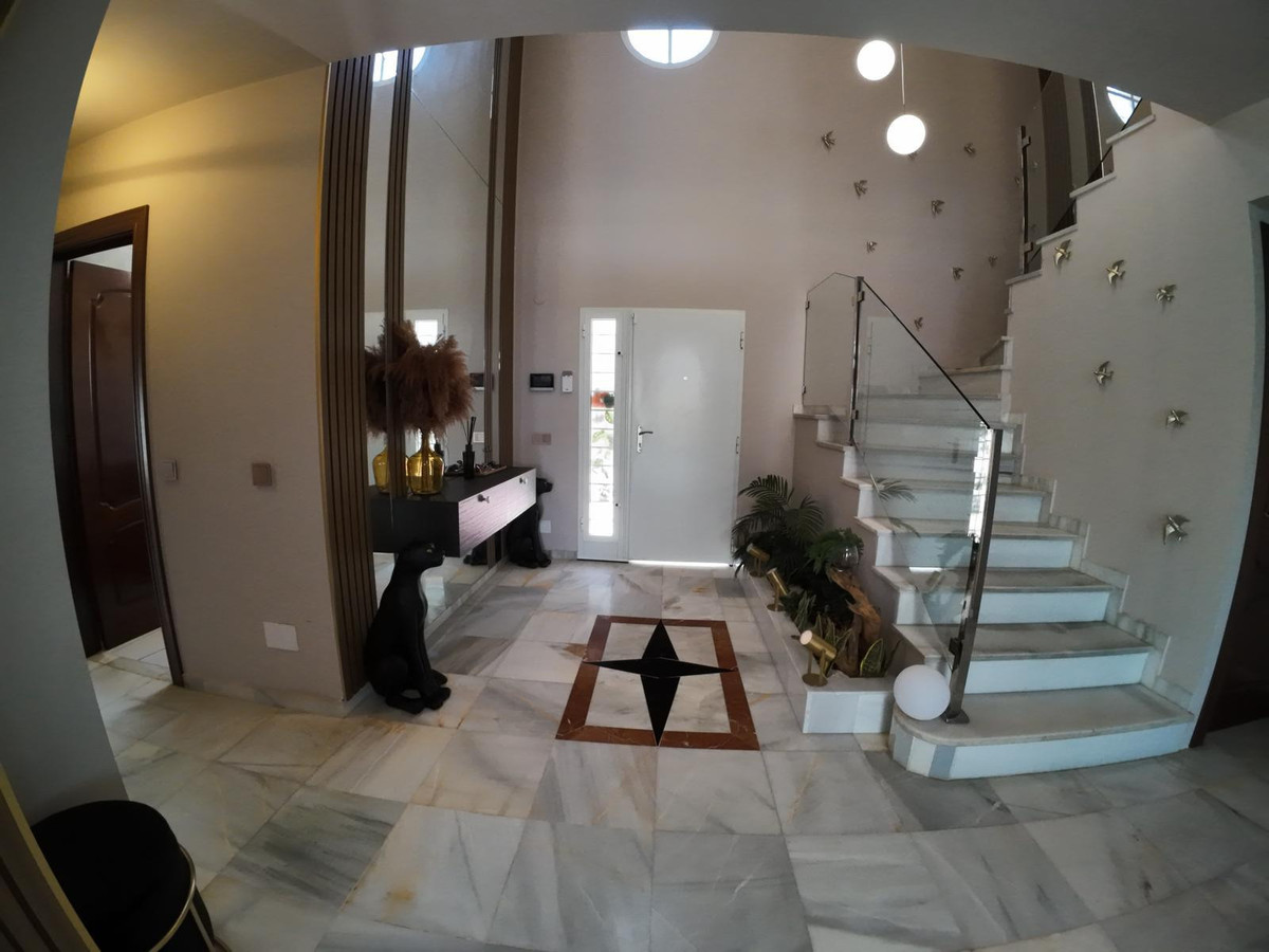 Huis te koop in Guadalmina Alta | 7 slaapkamers H5319010