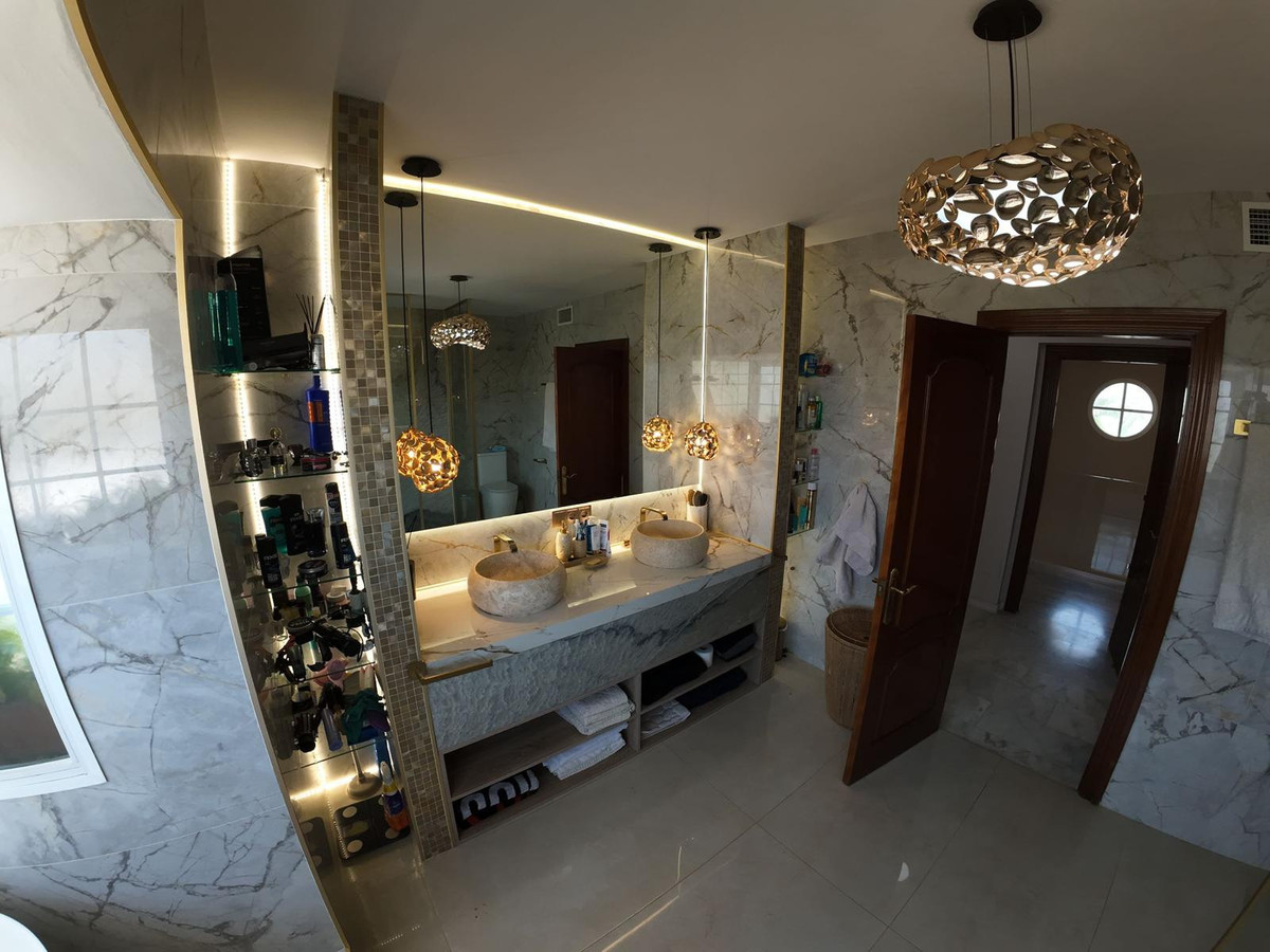 Huis te koop in Guadalmina Alta | 7 slaapkamers H5319010