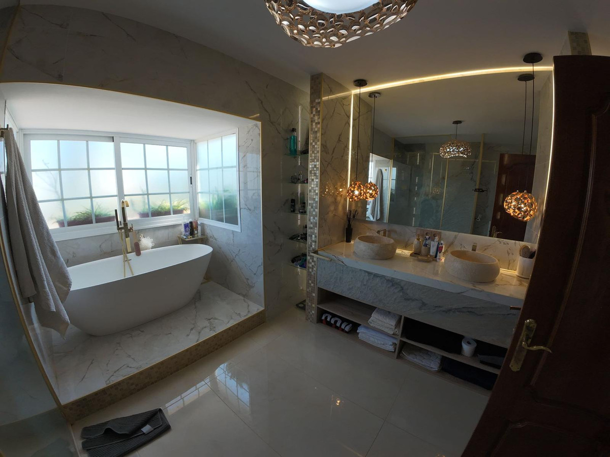 Huis te koop in Guadalmina Alta | 7 slaapkamers H5319010