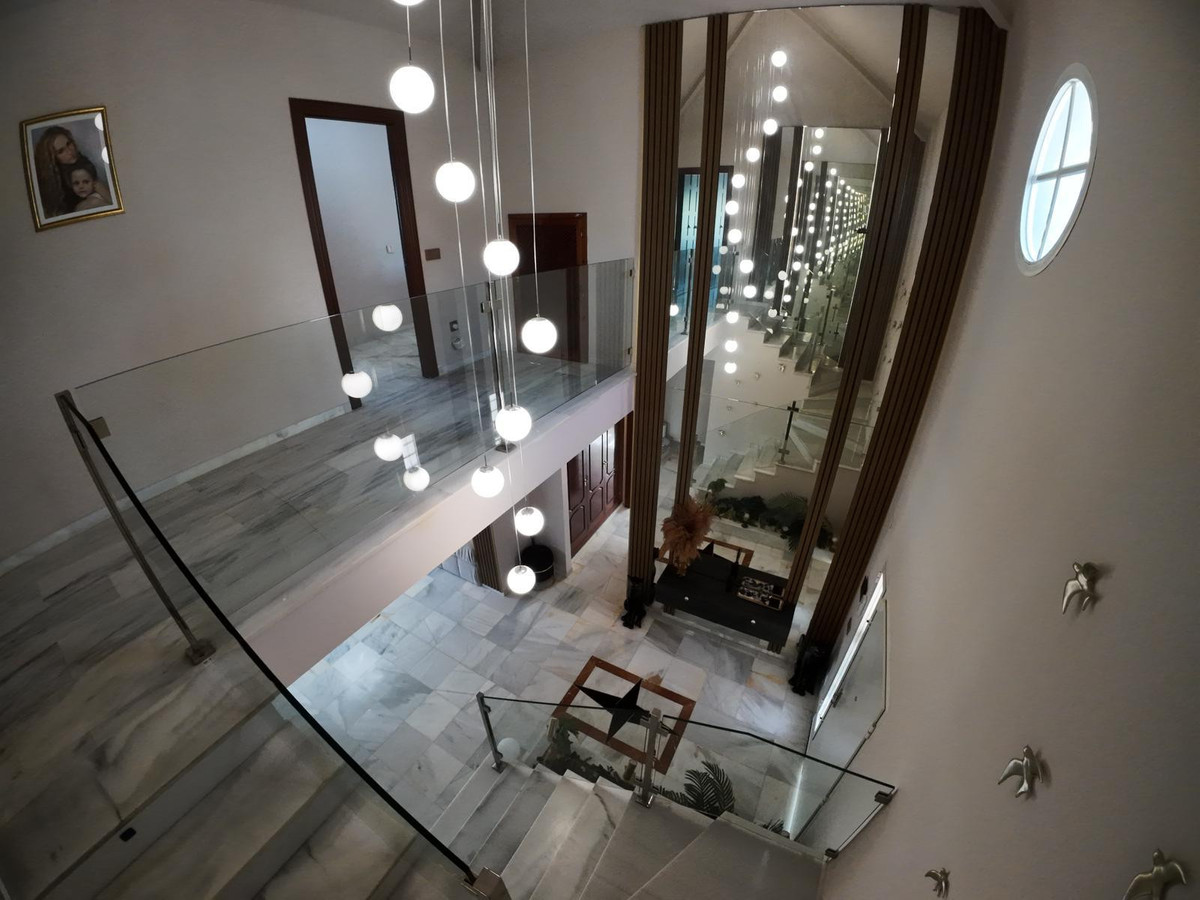Huis te koop in Guadalmina Alta | 7 slaapkamers H5319010