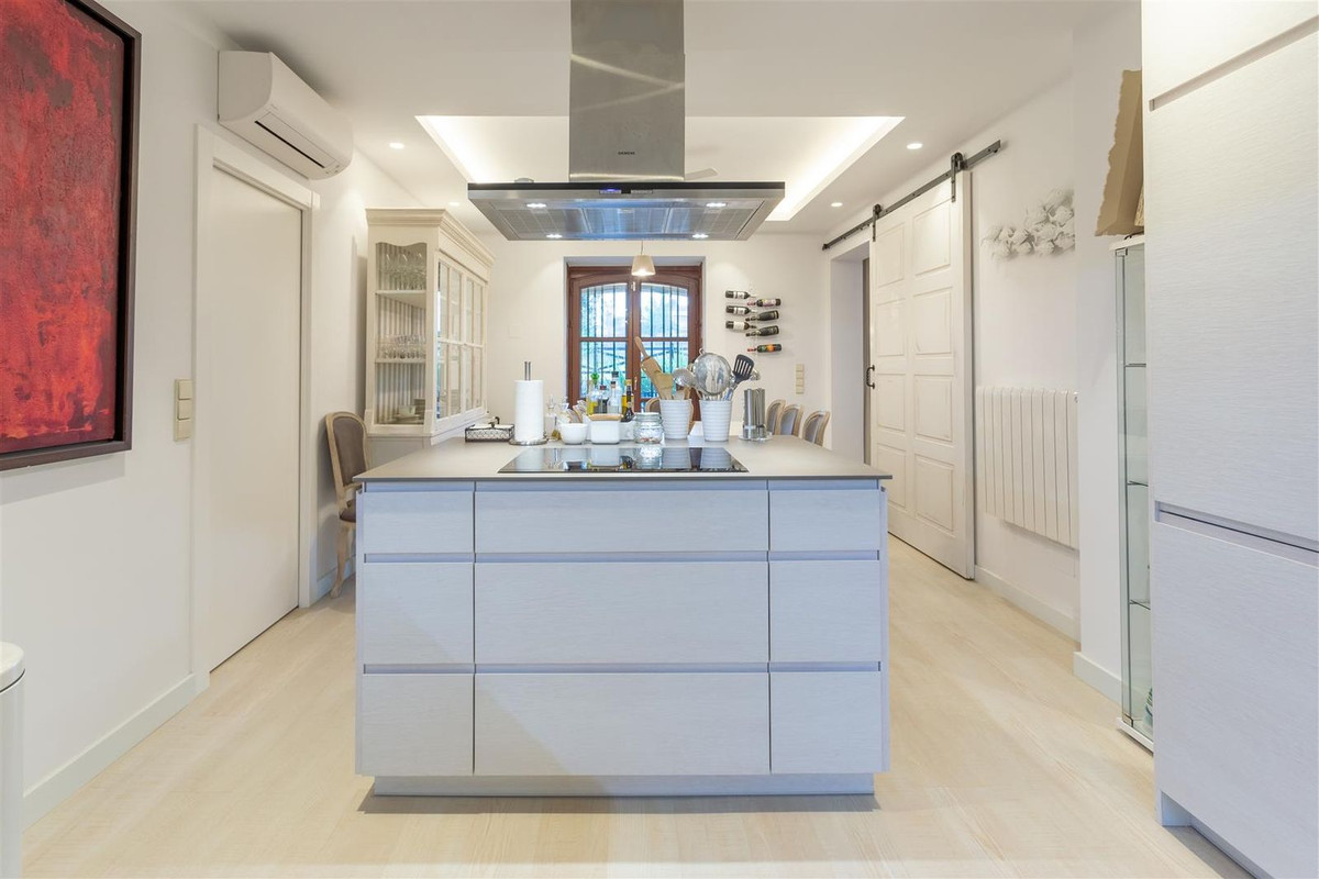 Huis te koop in Guadalmina Alta | 5 slaapkamers H5320693