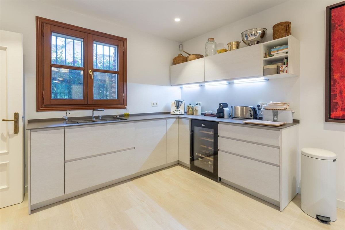Huis te koop in Guadalmina Alta | 5 slaapkamers H5320693