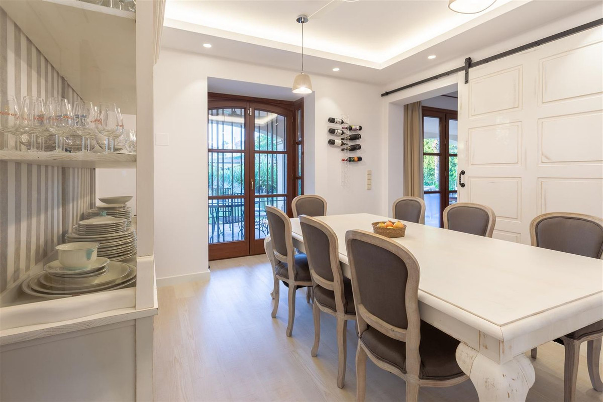 Huis te koop in Guadalmina Alta | 5 slaapkamers H5320693