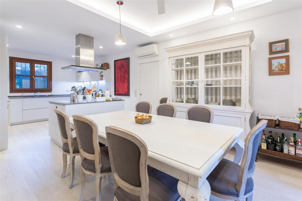Huis te koop in Guadalmina Alta | 5 slaapkamers H5320693